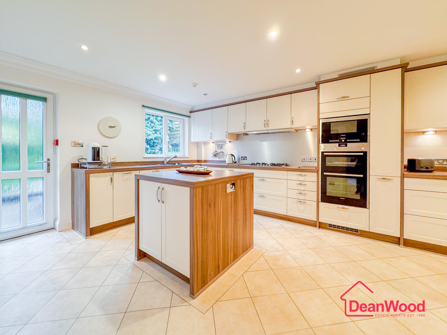 Apartment 2, The Downs, Union Mills. — Photo 4 of 39