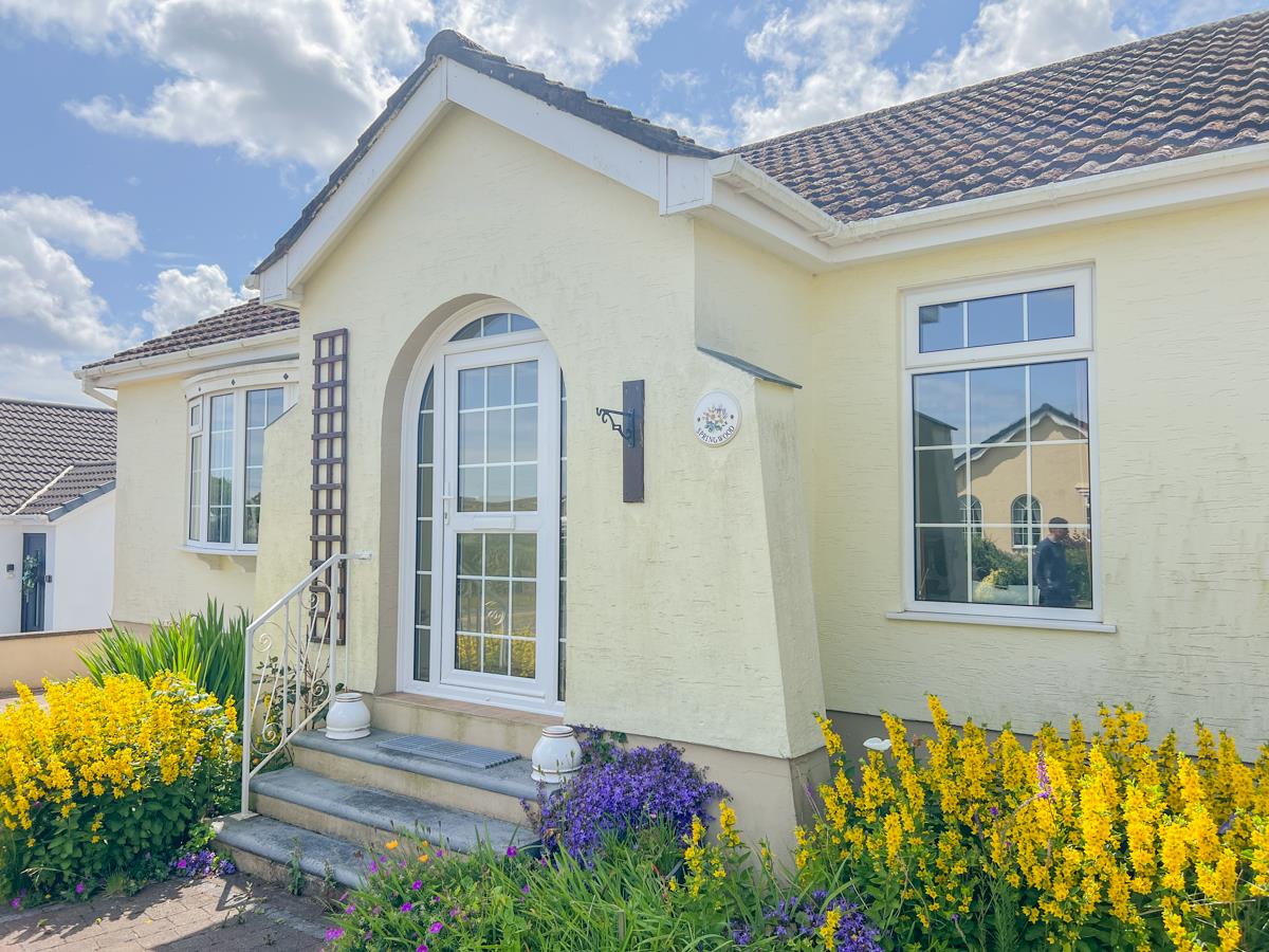 13 Harcroft Avenue, Saddlestone, Douglas. — Photo 2 of 34