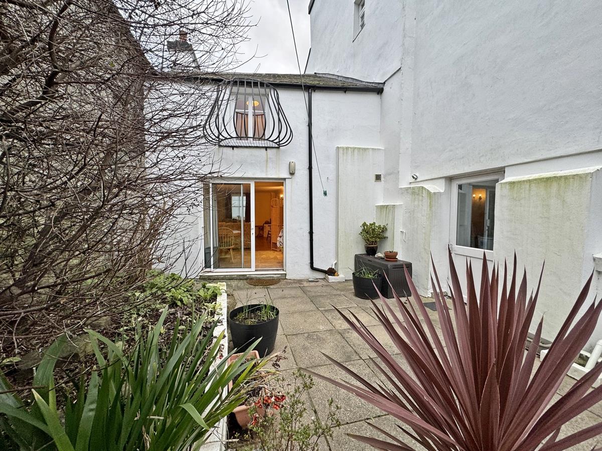 Mole End, Arbory Road, Castletown. — Photo 2 of 21