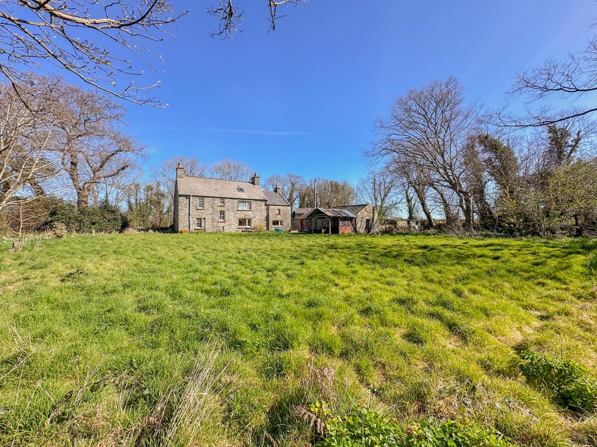 Ardonan Farm, Ardonan Lane, Ramsey, Isle Of Man. — Photo 1 of 13