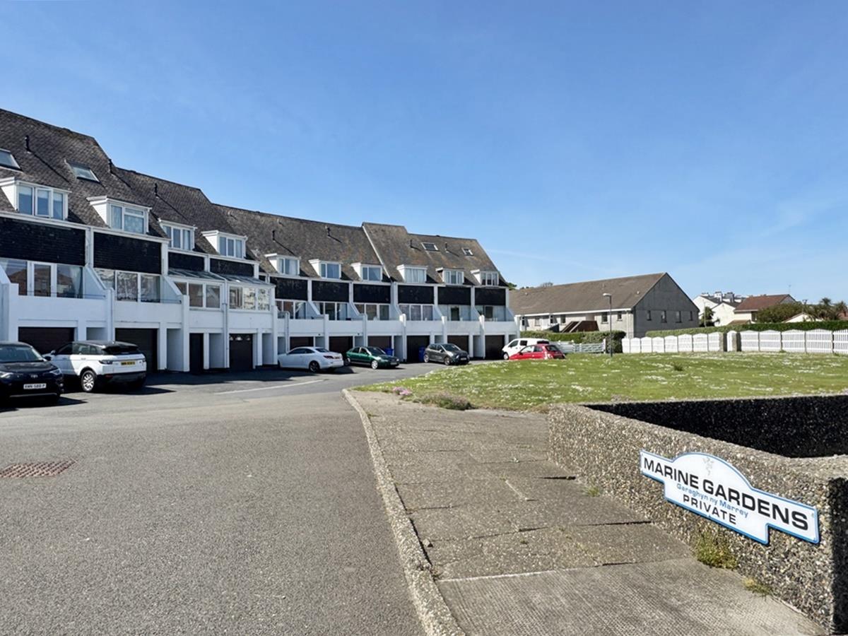 9 Marine Gardens, Ramsey, Isle Of Man. — Photo 1 of 19