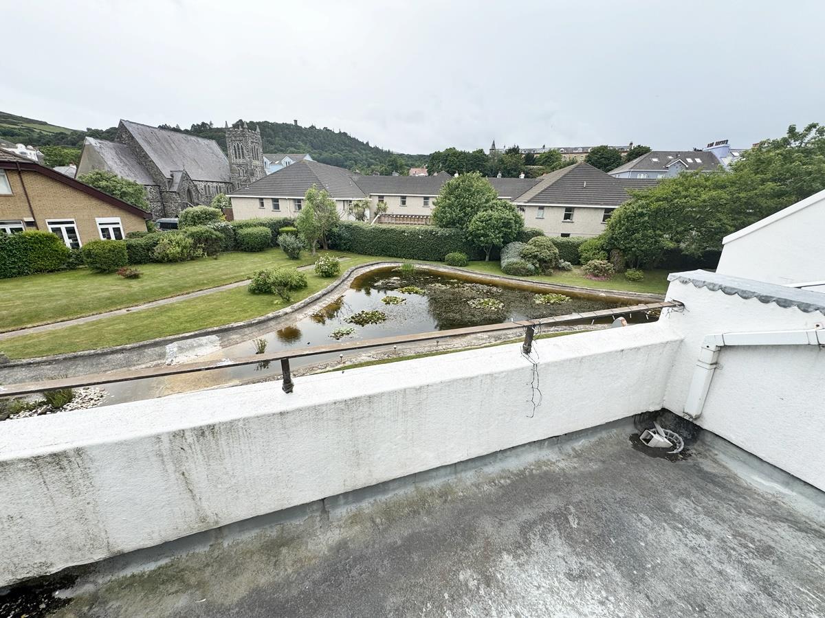 9 Marine Gardens, Ramsey, Isle Of Man. — Photo 5 of 19