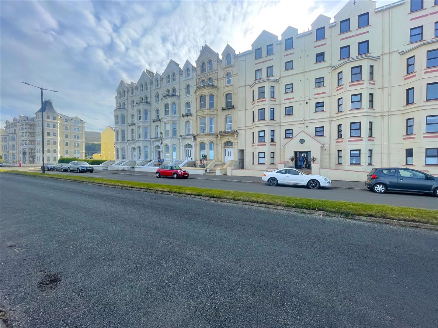 9 Cumbria Court, Mooragh Promenade, Ramsey. — Photo 2 of 9