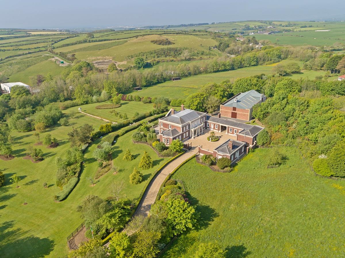 Ballarioghyn House, Ballavale Road, Santon, Isle of Man. — Photo 4 of 65