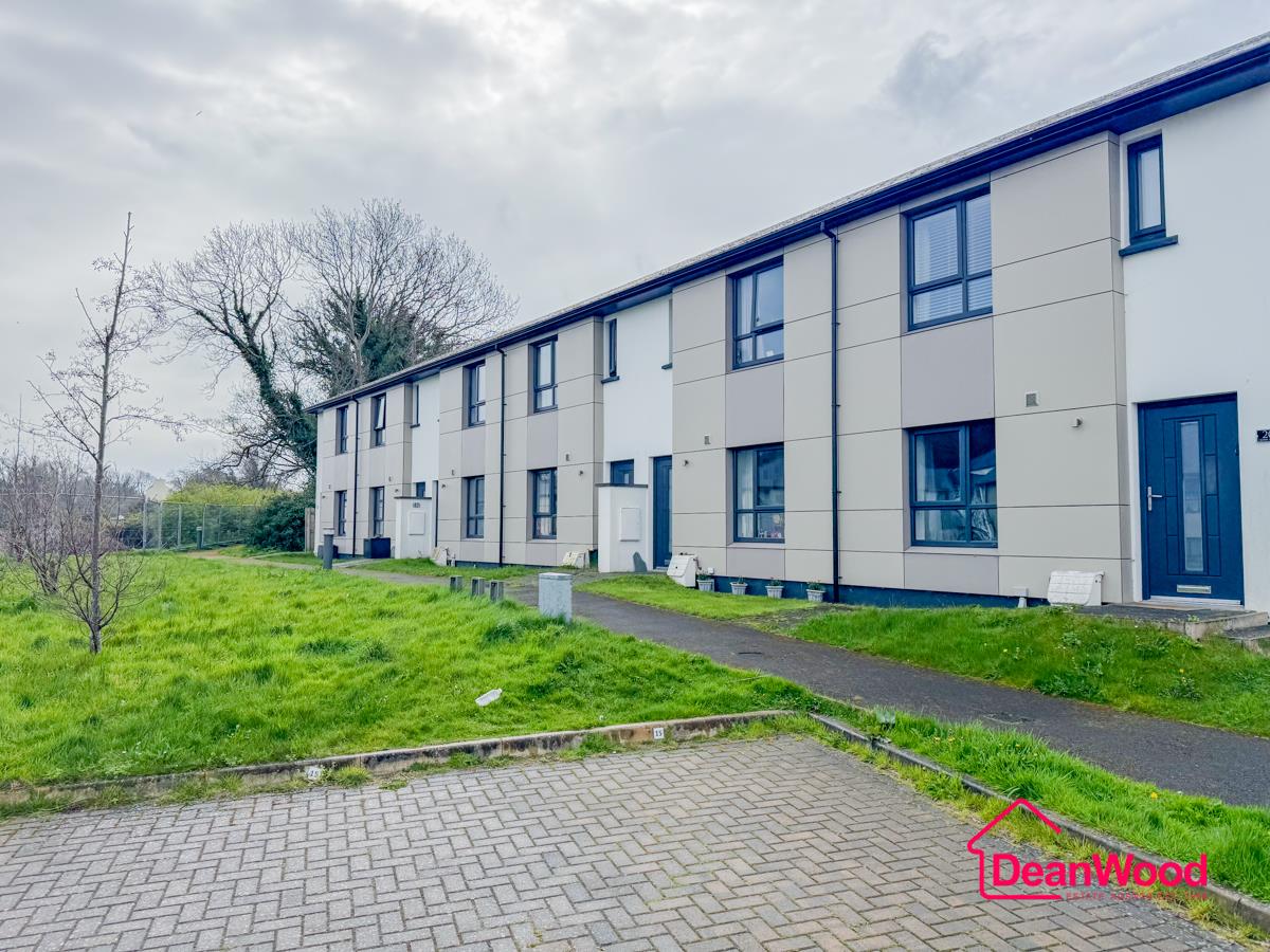 16 Gibbs Park, Ramsey, Isle Of Man. — Photo 3 of 15
