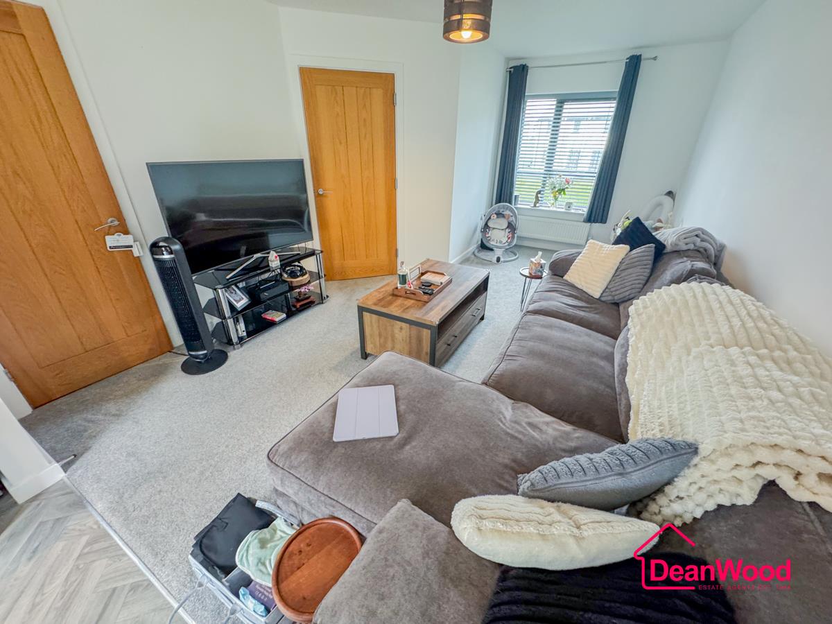 16 Gibbs Park, Ramsey, Isle Of Man. — Photo 4 of 15
