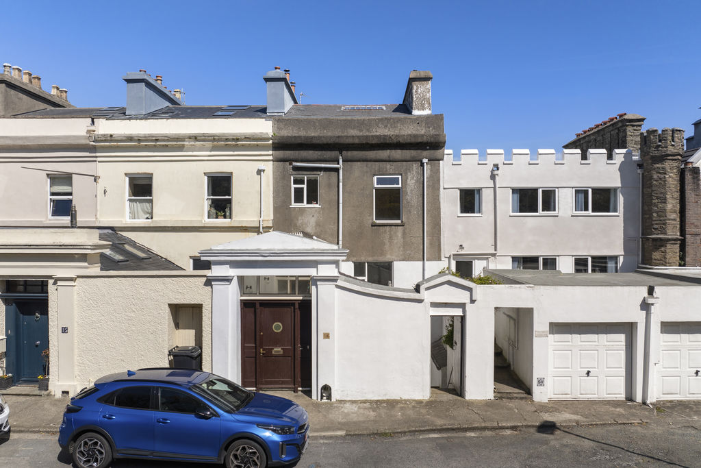 16 Fort William, Head Road, Douglas IM1 5BQ. — Photo 5 of 32