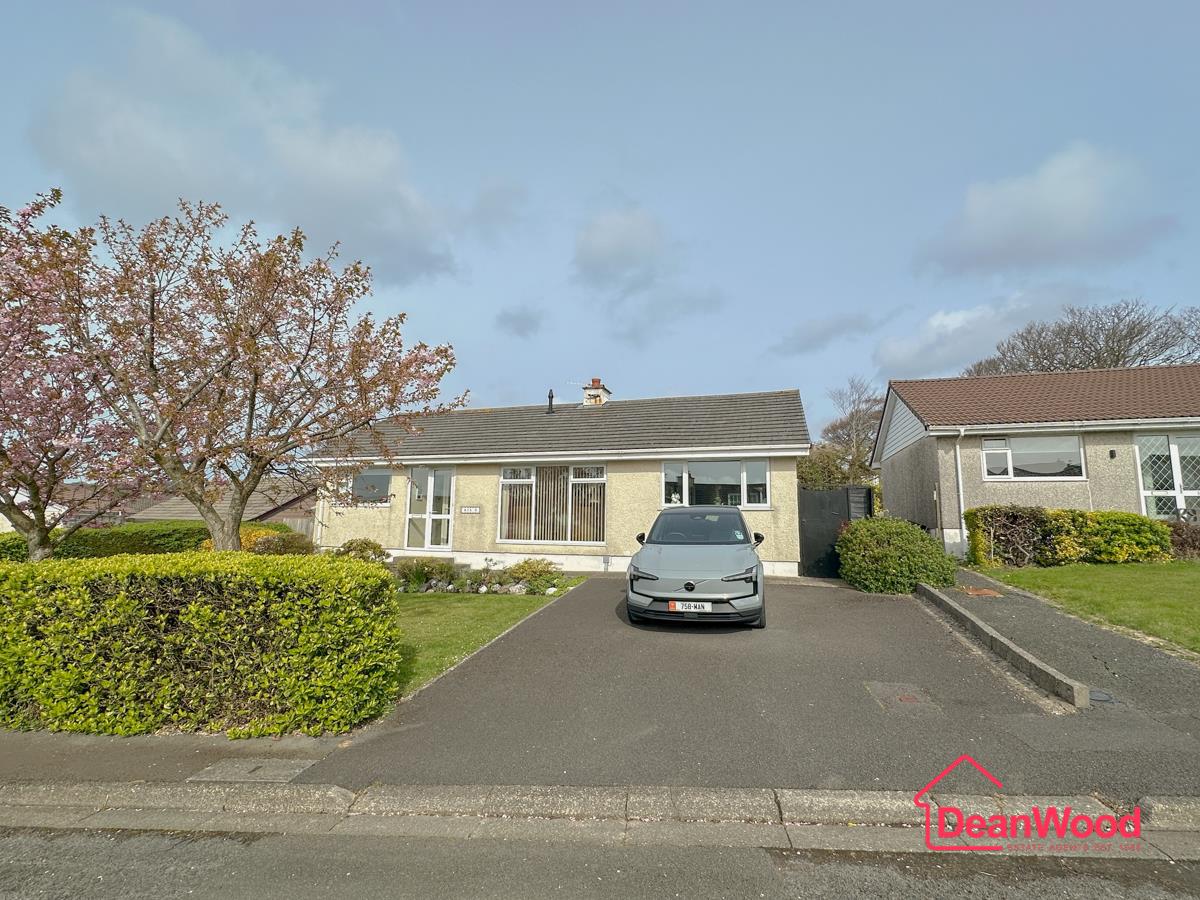 9 The Kirkway, Onchan. — Photo 2 of 31