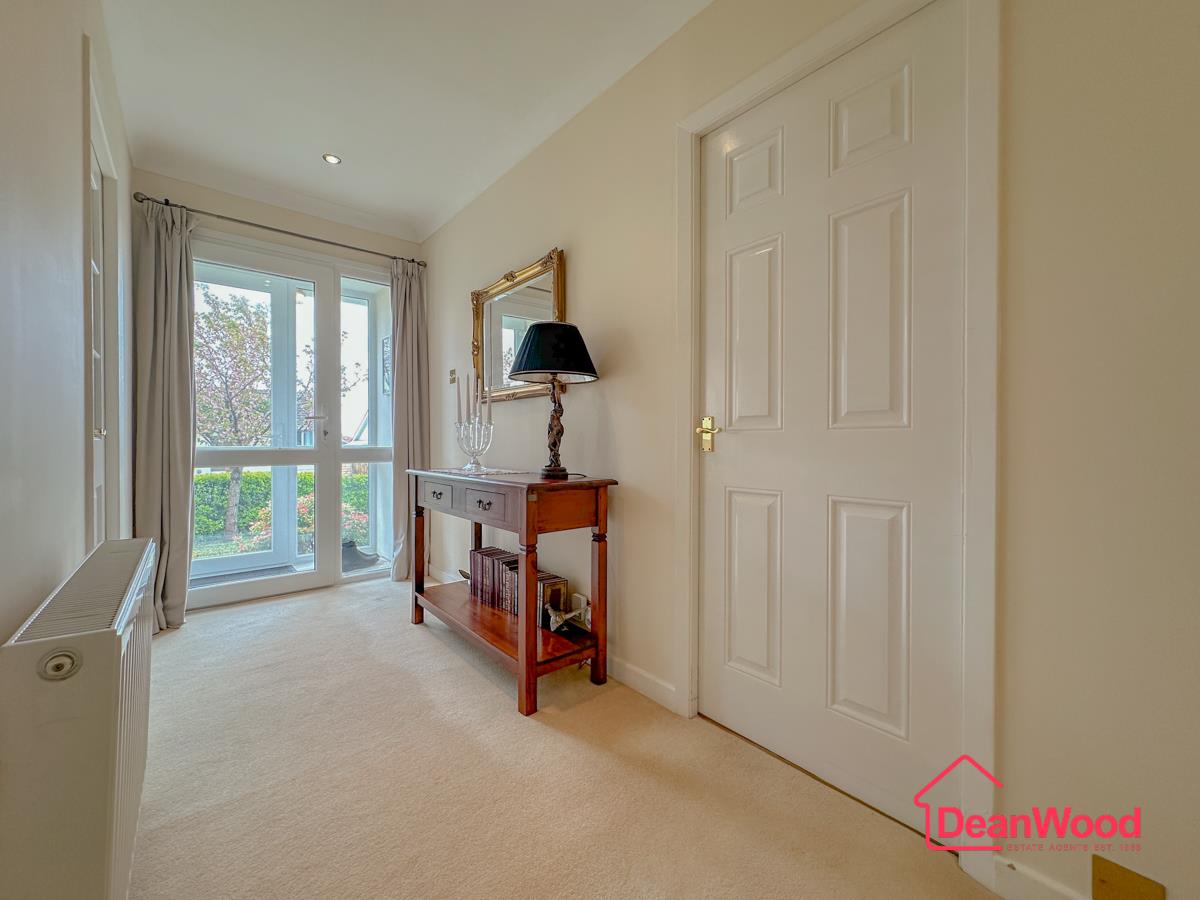 9 The Kirkway, Onchan. — Photo 4 of 31