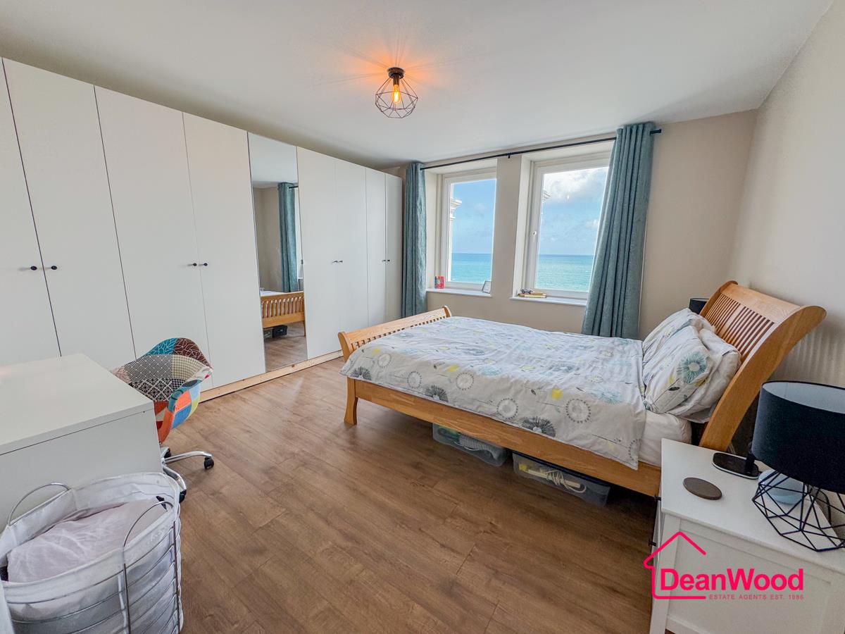 Apartment 14 Burnville Court, Mooragh Promenade, Ramsey. — Photo 4 of 13