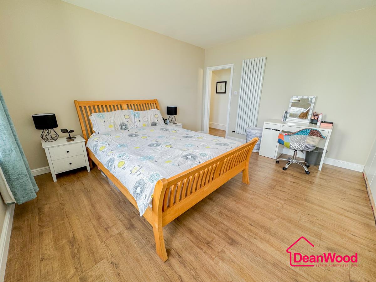 Apartment 14 Burnville Court, Mooragh Promenade, Ramsey. — Photo 5 of 13