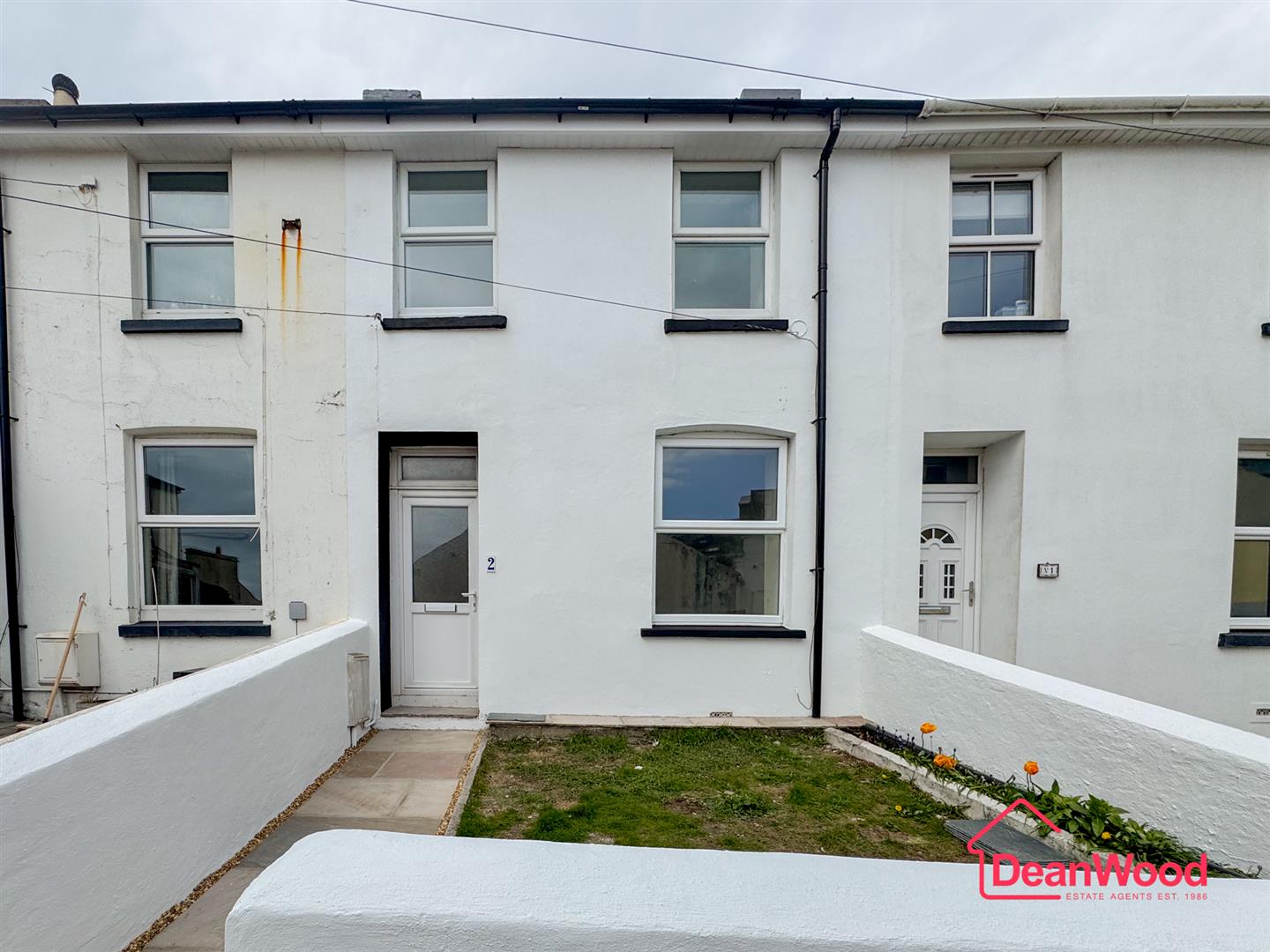 2 Summerhill Grove, Douglas, Isle of Man. — Photo 2 of 19