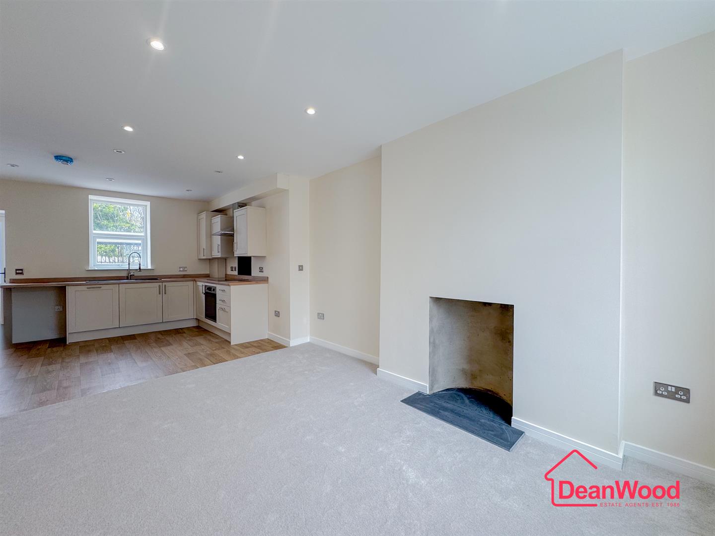 2 Summerhill Grove, Douglas, Isle of Man. — Photo 4 of 19