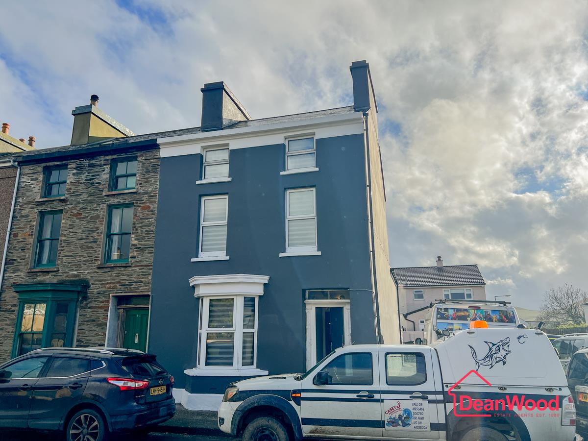 12 St. Germans Place, Peel, Isle of Man. — Photo 1 of 25