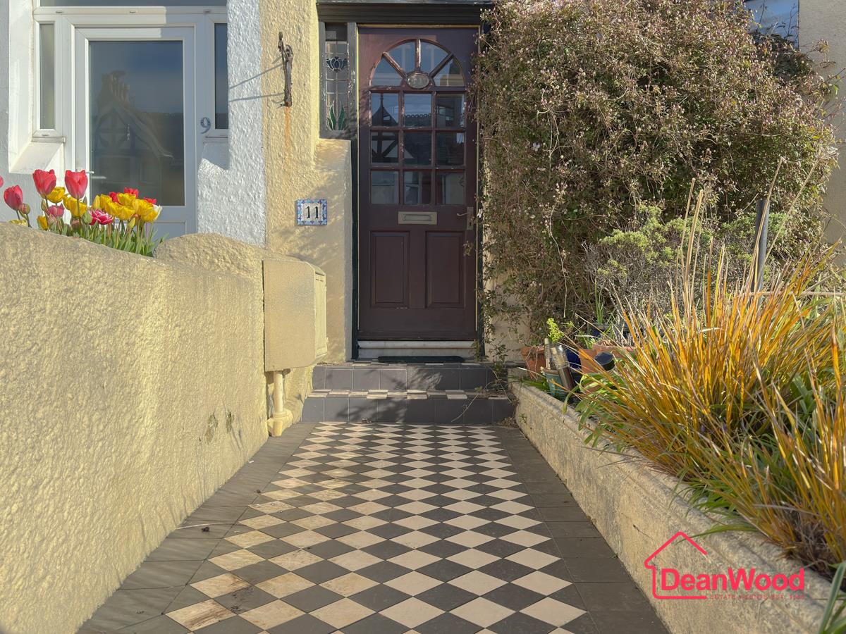 11 Royal Drive, Onchan. — Photo 4 of 33