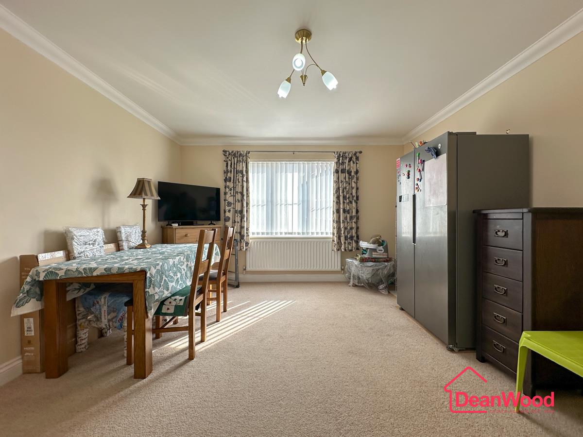 2 Queen Margaret Way, Glen Vine. — Photo 5 of 22