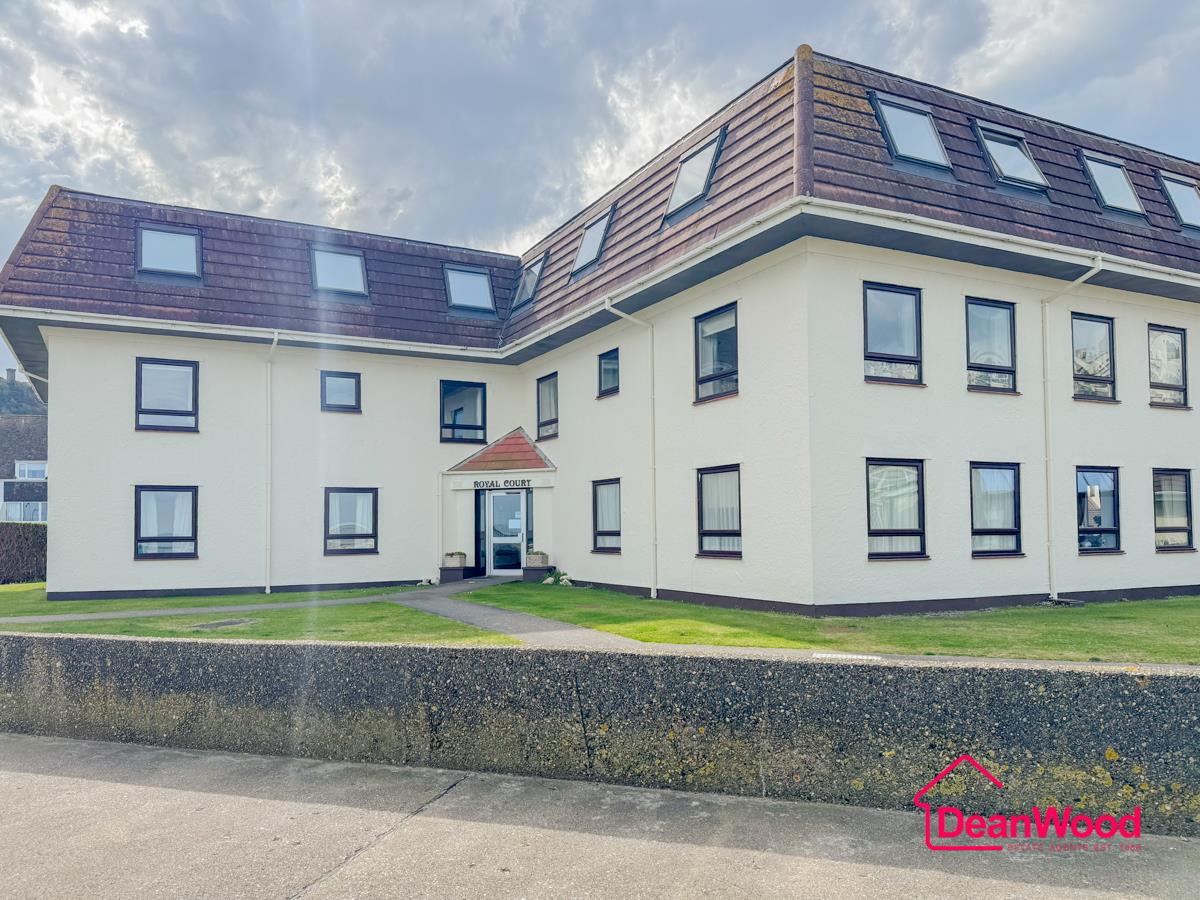 8 Royal Court Queens Promenade, Ramsey, Isle Of Man. — Photo 1 of 24