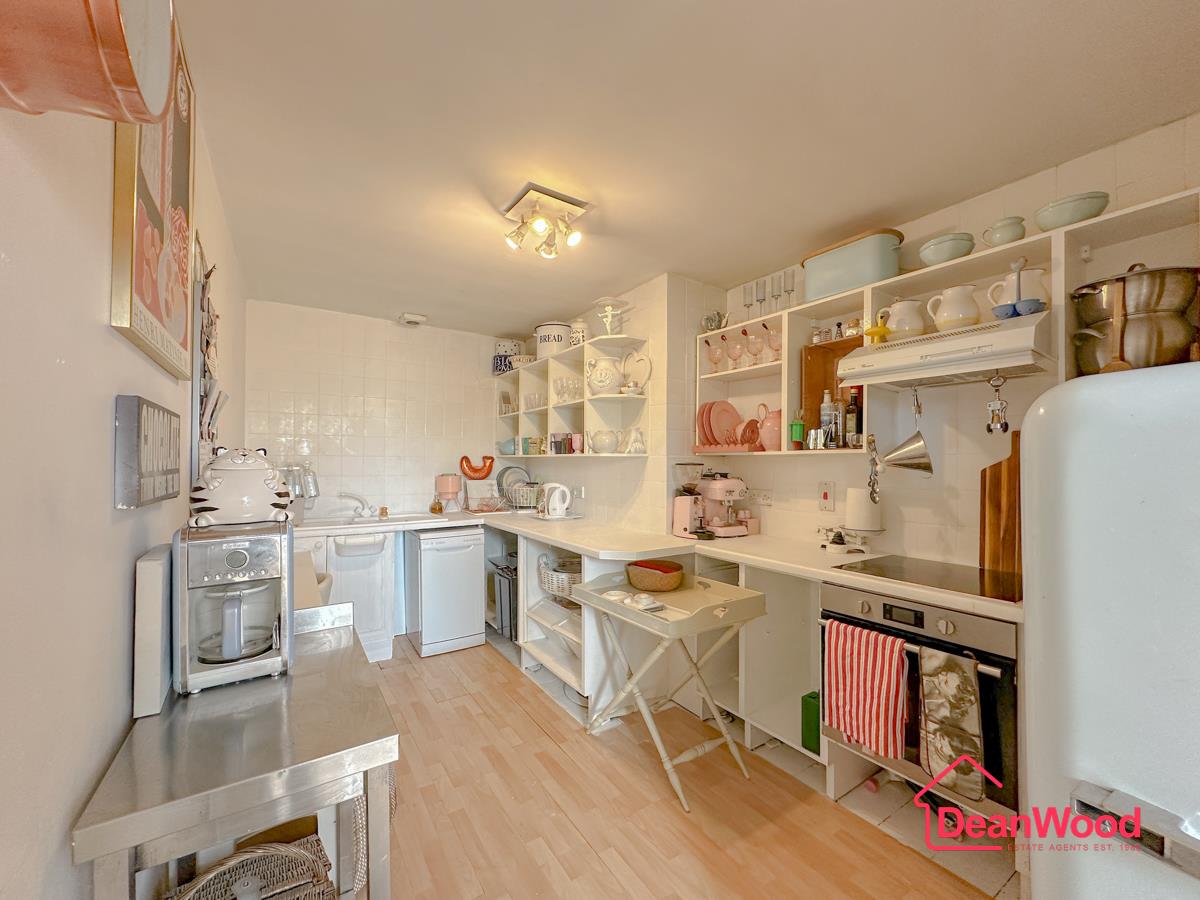 Apartment 1, Lansdowne, Queens Promenade, Douglas. — Photo 4 of 14