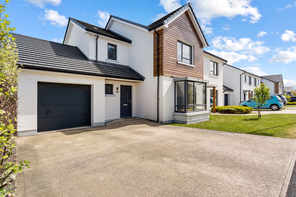 20 South Barrule Avenue, Ballakilley, Port Erin IM9 6DT. — Photo 1 of 21