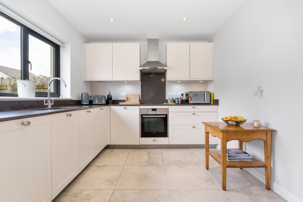 20 South Barrule Avenue, Ballakilley, Port Erin IM9 6DT. — Photo 3 of 21