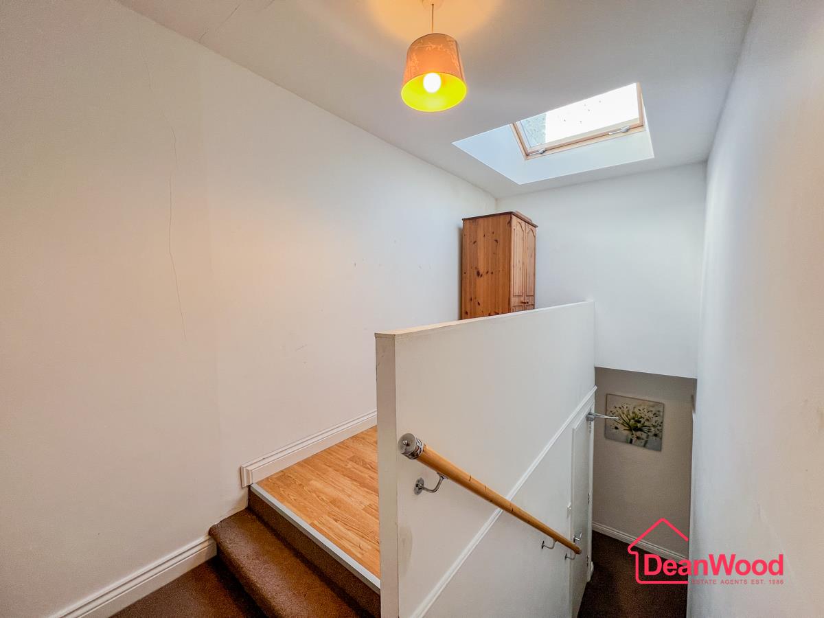 16 Marlborough Court, Douglas, Isle Of Man. — Photo 3 of 18