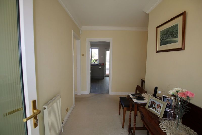 3 Queens Drive, Peel IM5 1BH. — Photo 2 of 14