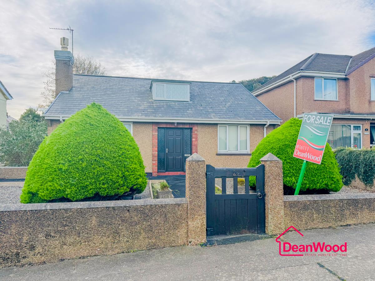 29 Queens Drive West, Ramsey, Isle Of Man. — Photo 1 of 22