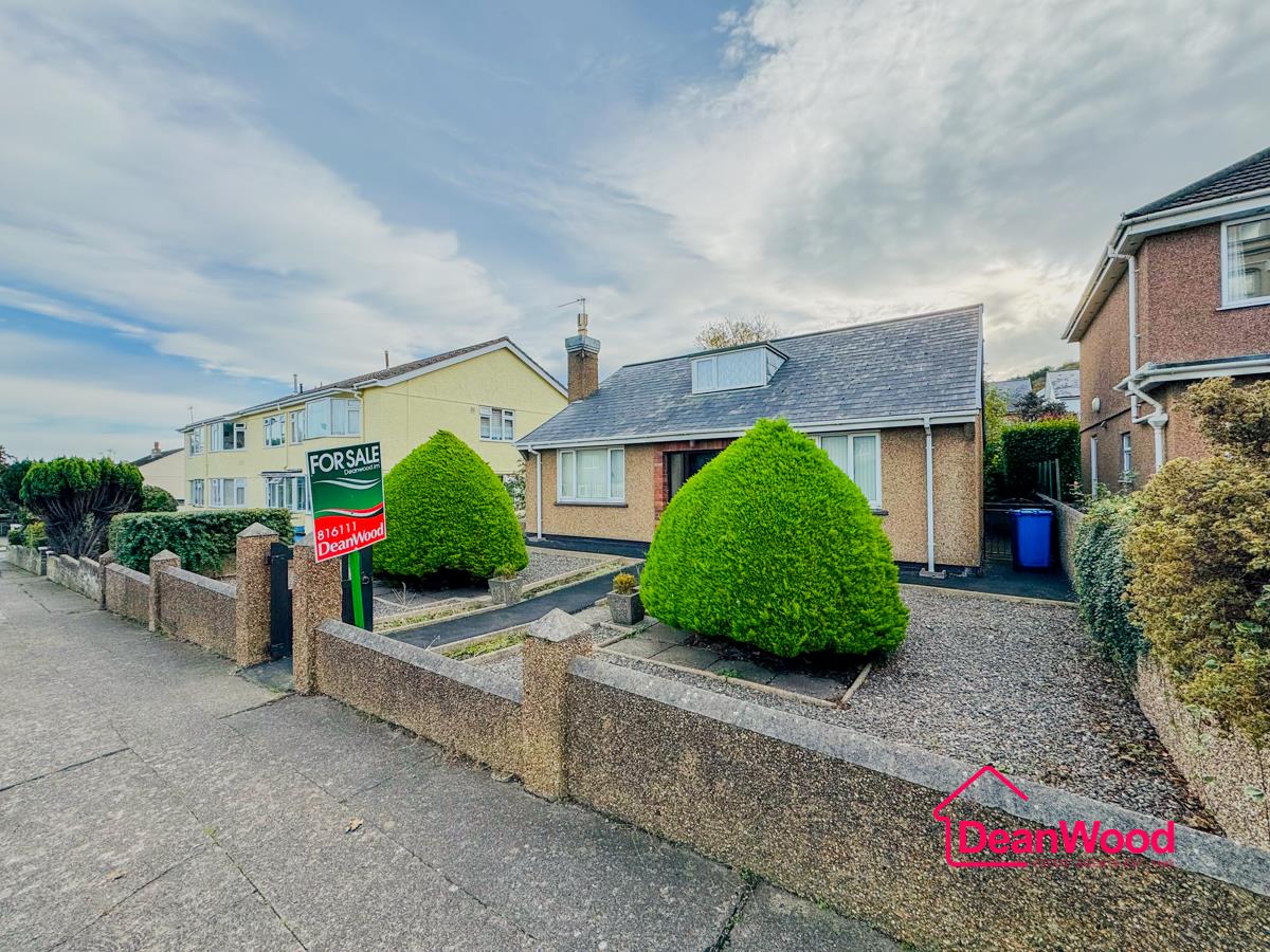 29 Queens Drive West, Ramsey, Isle Of Man. — Photo 2 of 22