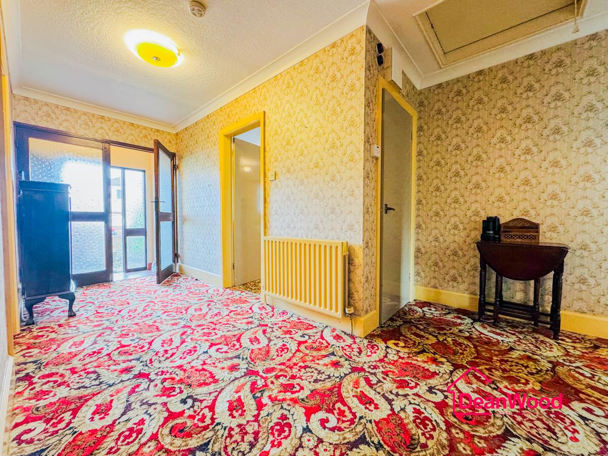29 Queens Drive West, Ramsey, Isle Of Man. — Photo 4 of 22