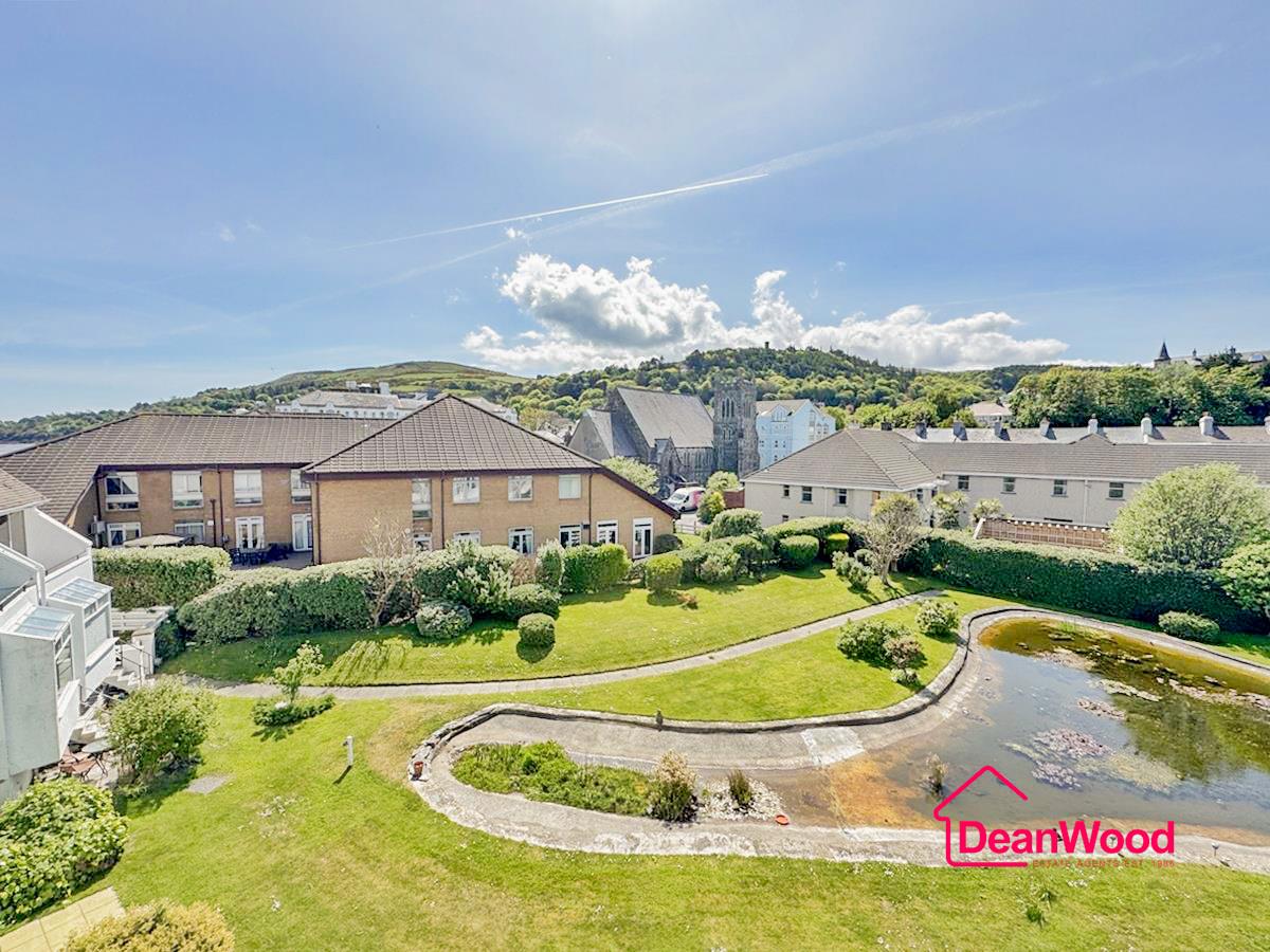 8 Marine Gardens, Ramsey. — Photo 3 of 19