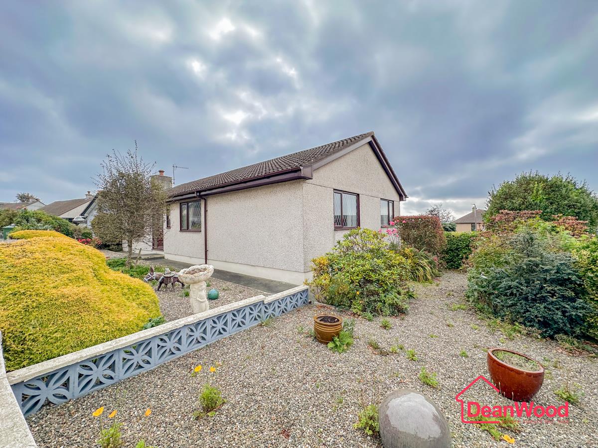 30 Furman Close, Onchan. — Photo 2 of 22
