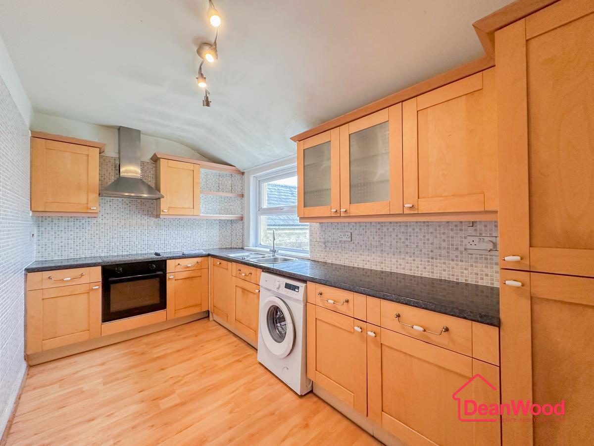 Flat 3, 19 Royal Avenue West, Onchan. — Photo 3 of 8