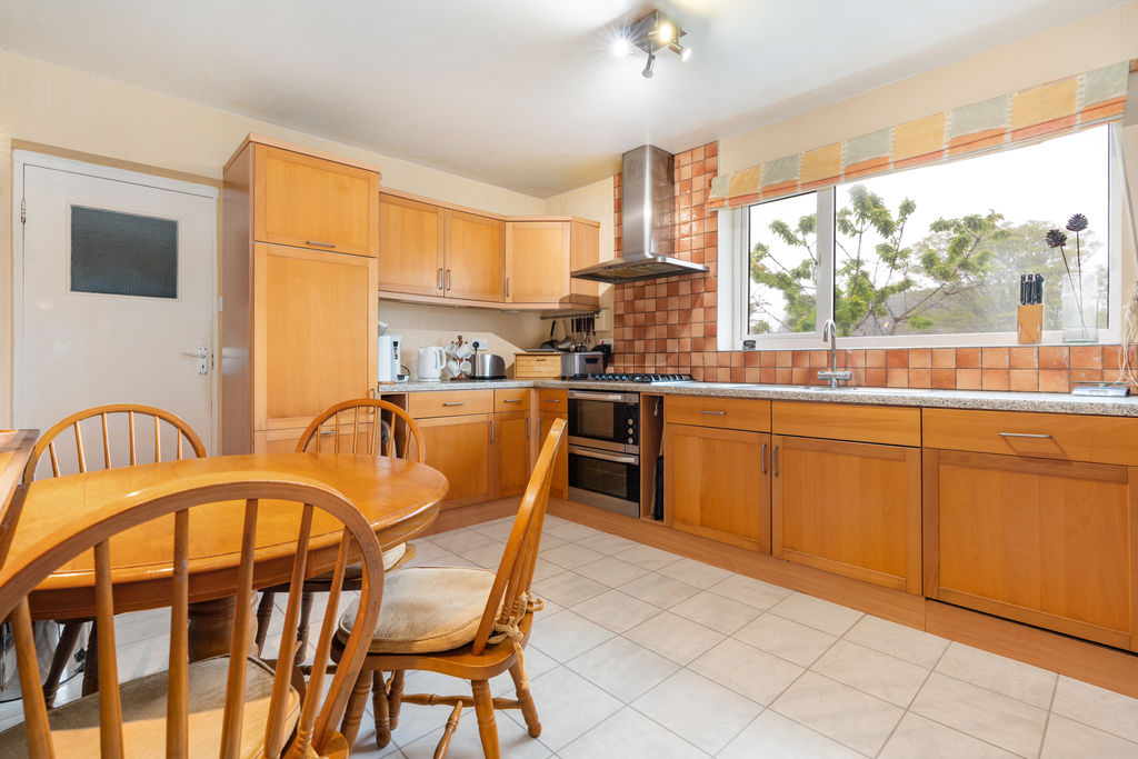 1 Cronk Avenue, Onchan IM3 3DG. — Photo 5 of 25