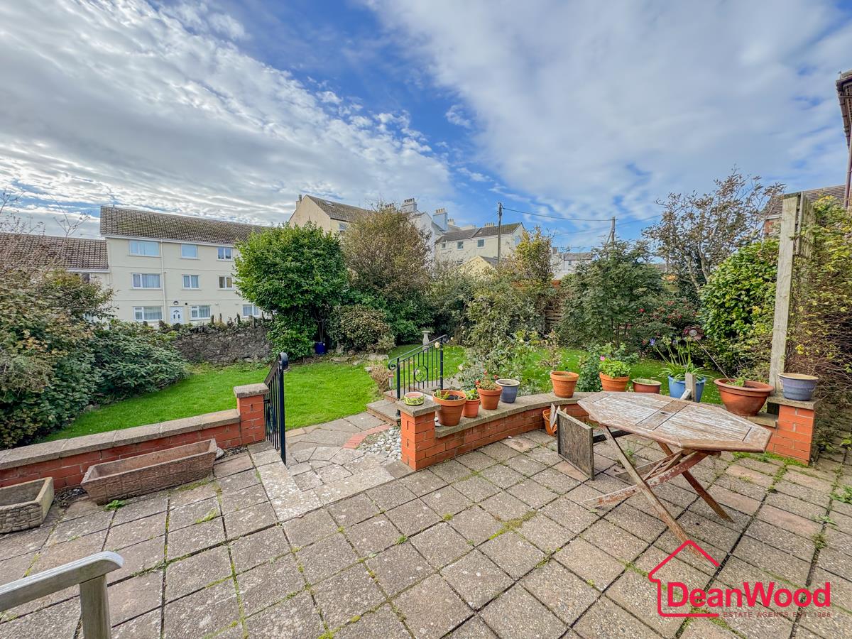 28 Rhenwyllan Close, Port St. Mary, Isle of Man, Port St Mary. — Photo 2 of 33