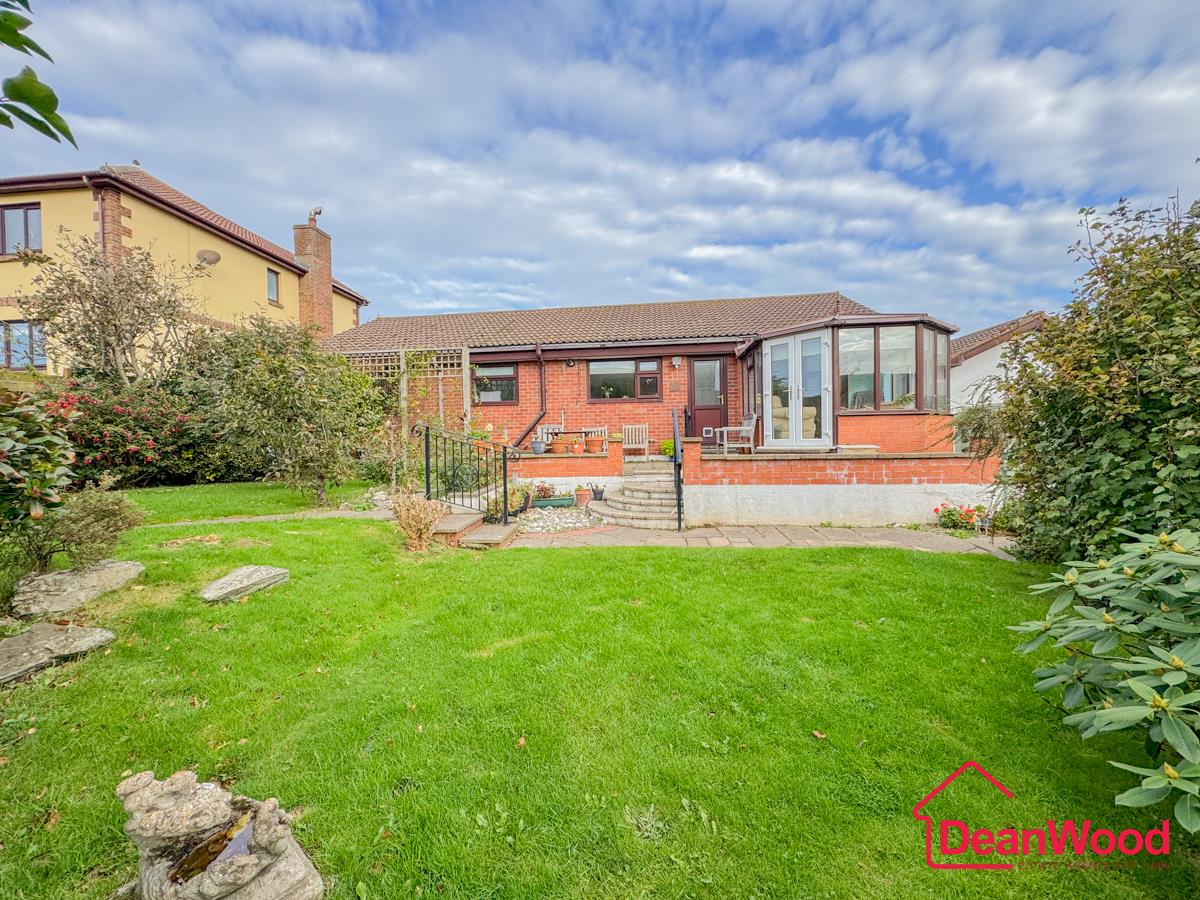 28 Rhenwyllan Close, Port St. Mary, Isle of Man, Port St Mary. — Photo 3 of 33