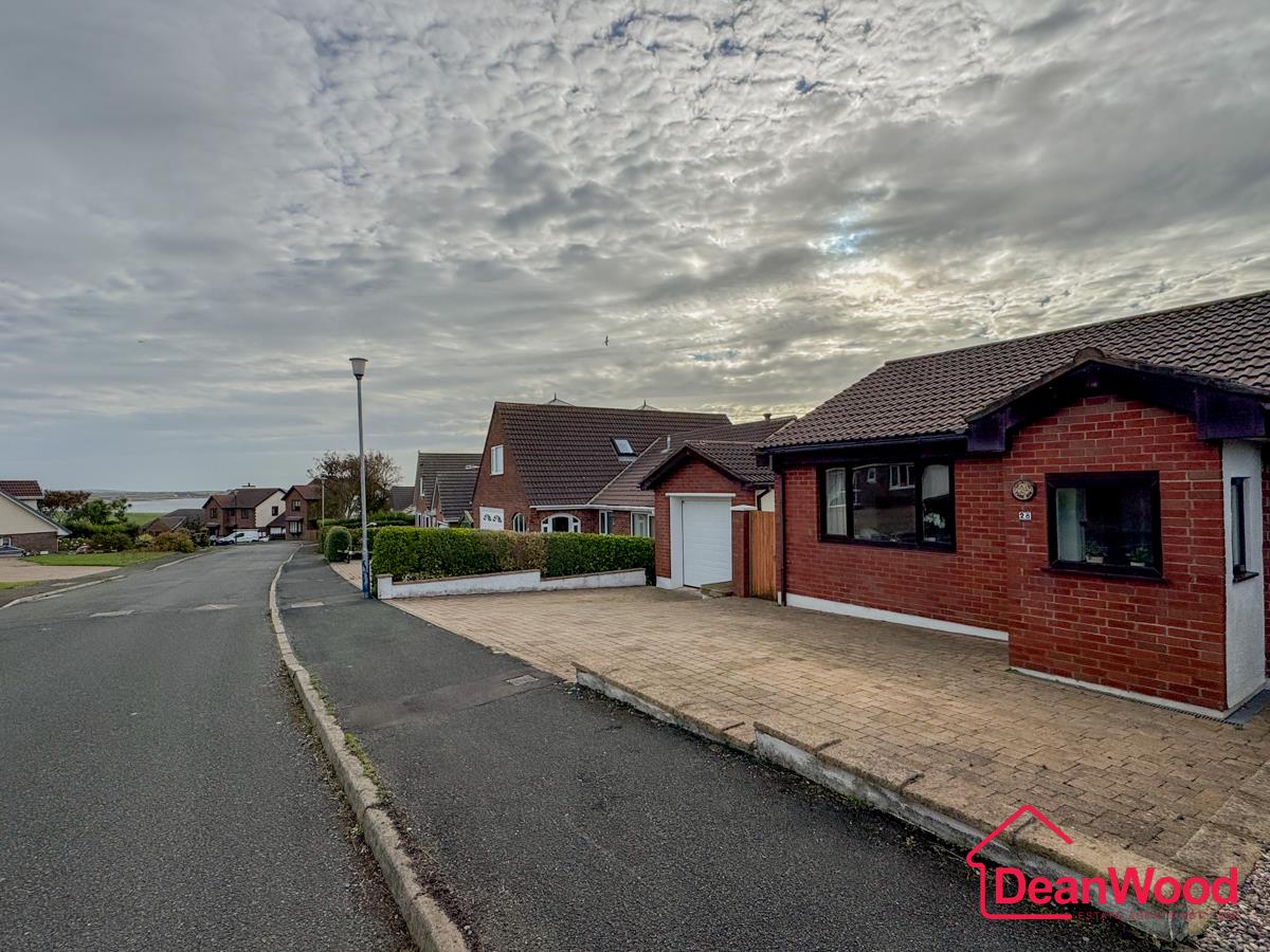 28 Rhenwyllan Close, Port St. Mary, Isle of Man, Port St Mary. — Photo 4 of 33