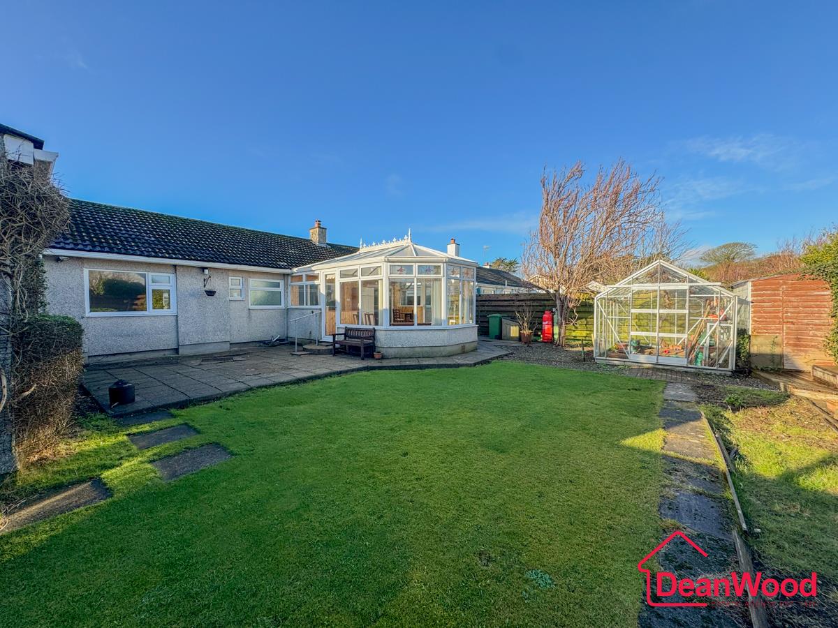 27, Silverburn Drive, Ballasalla, Isle of Man. — Photo 2 of 28