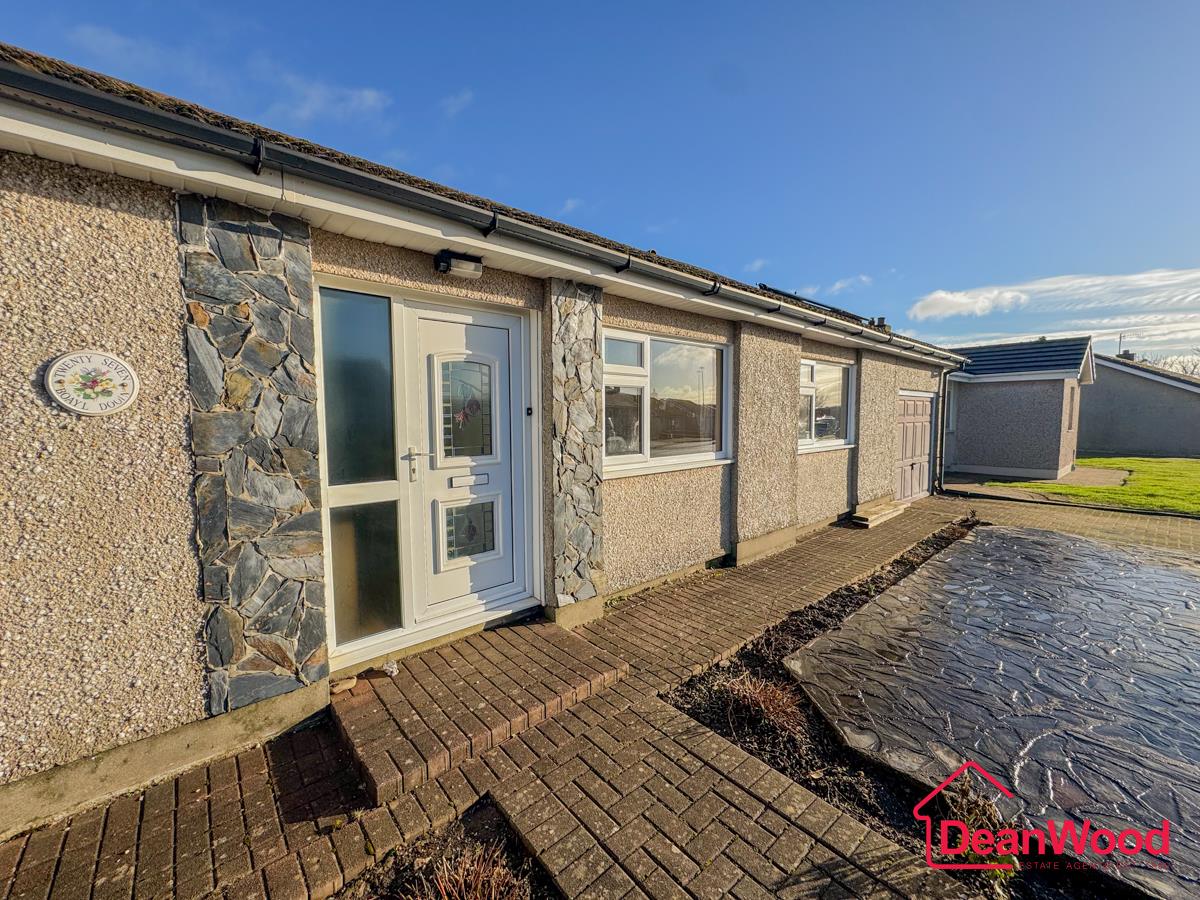 27, Silverburn Drive, Ballasalla, Isle of Man. — Photo 3 of 28