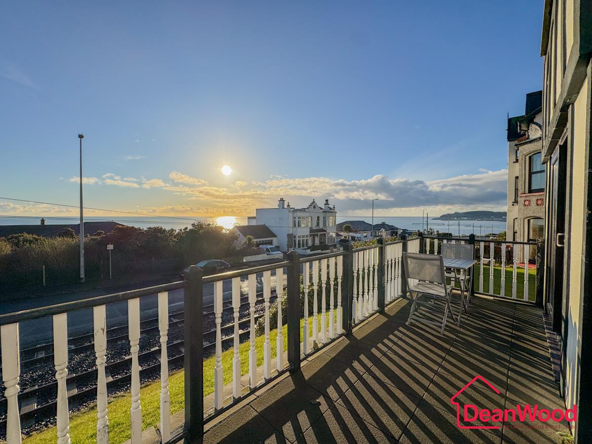 1 Douglas Bay Apartments, King Edward Close, Onchan, Douglas. — Photo 2 of 28