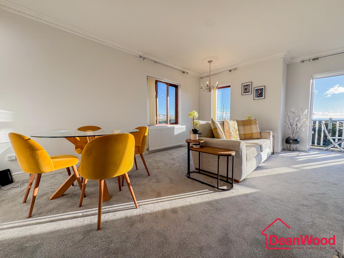 1 Douglas Bay Apartments, King Edward Close, Onchan, Douglas. — Photo 5 of 28