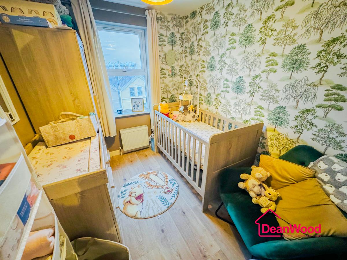 8 Queens Pier Apartments, Queens Drive East, Ramsey, Isle Of Man. — Photo 5 of 8