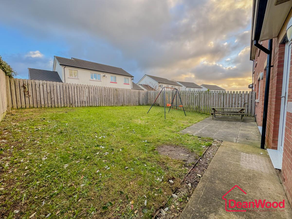 1, Tommy Clucas Avenue, Peel. — Photo 3 of 30