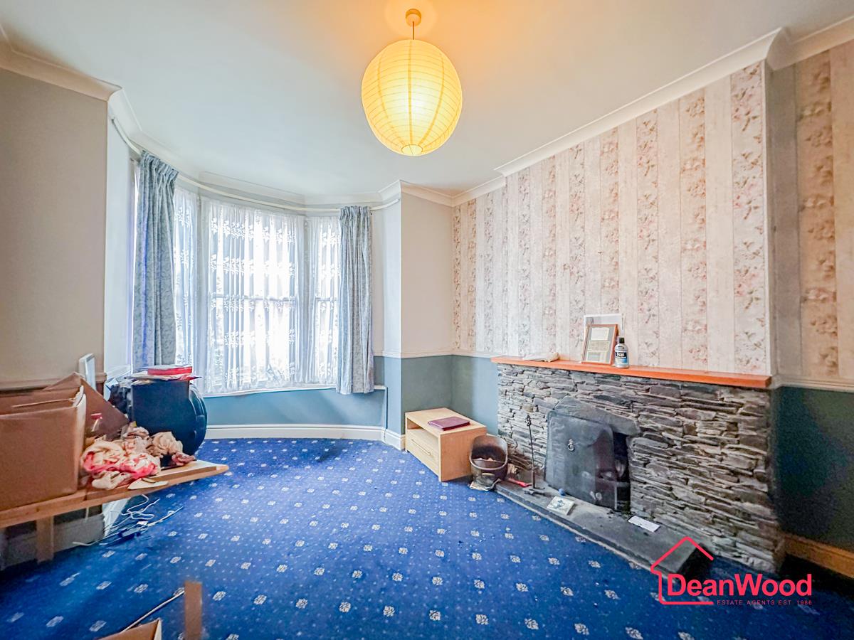 1 Finch Hill Grove, Douglas. — Photo 3 of 11