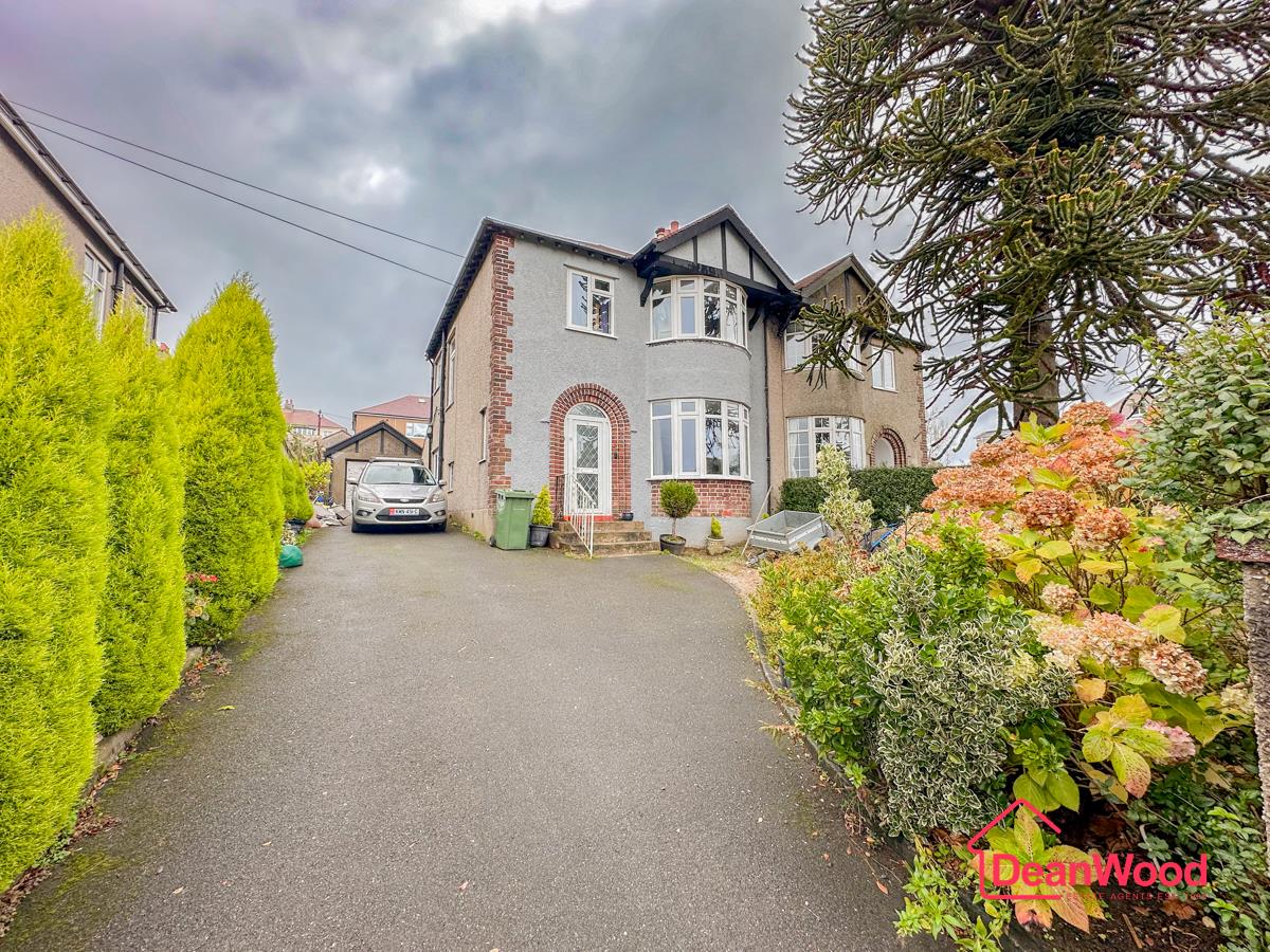15 Governors Road, Onchan. — Photo 1 of 13