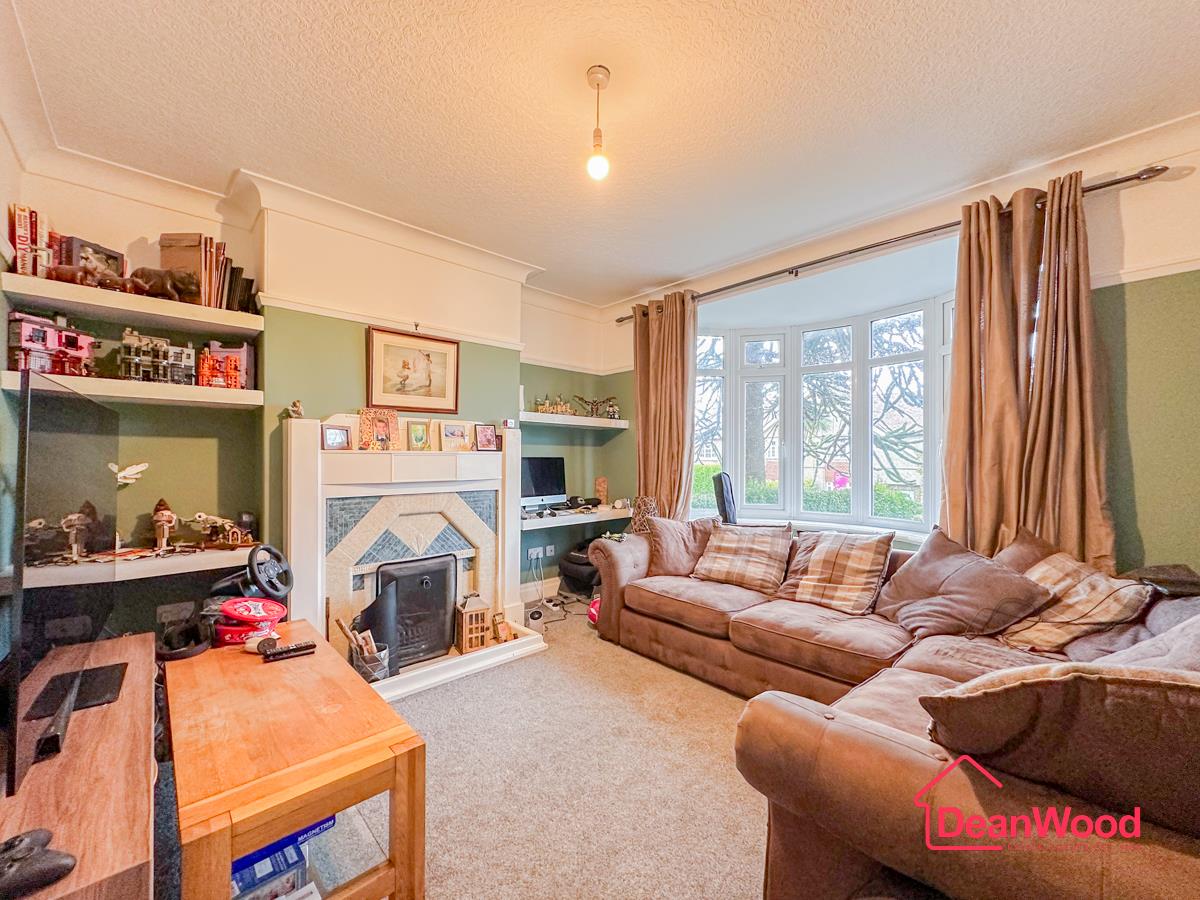 15 Governors Road, Onchan. — Photo 3 of 13