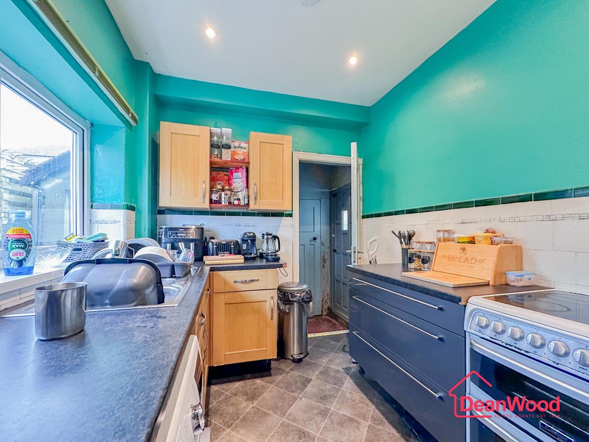 15 Governors Road, Onchan. — Photo 5 of 13