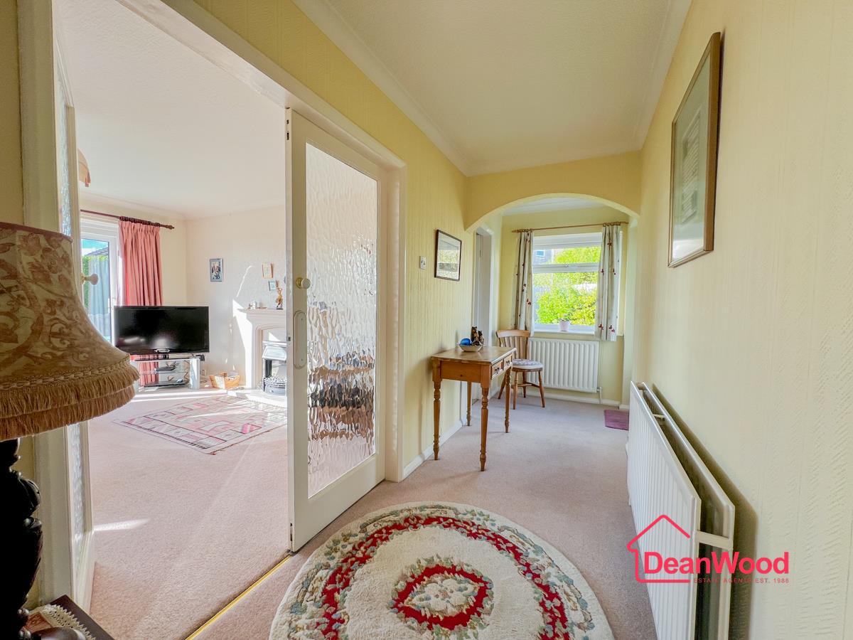 15, Cronk Avenue, Birch Hill, Onchan. — Photo 4 of 25
