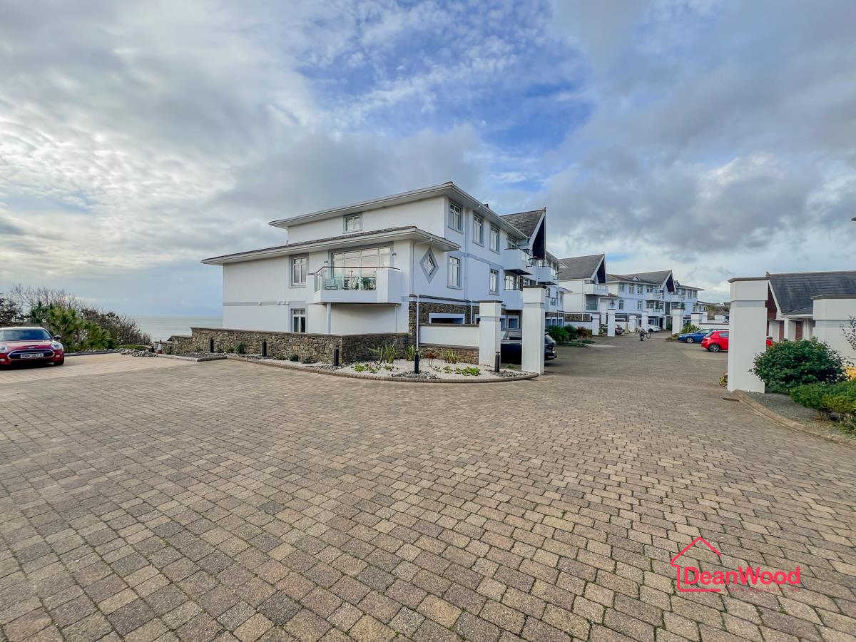 83, Majestic Apartments, Onchan. — Photo 2 of 22