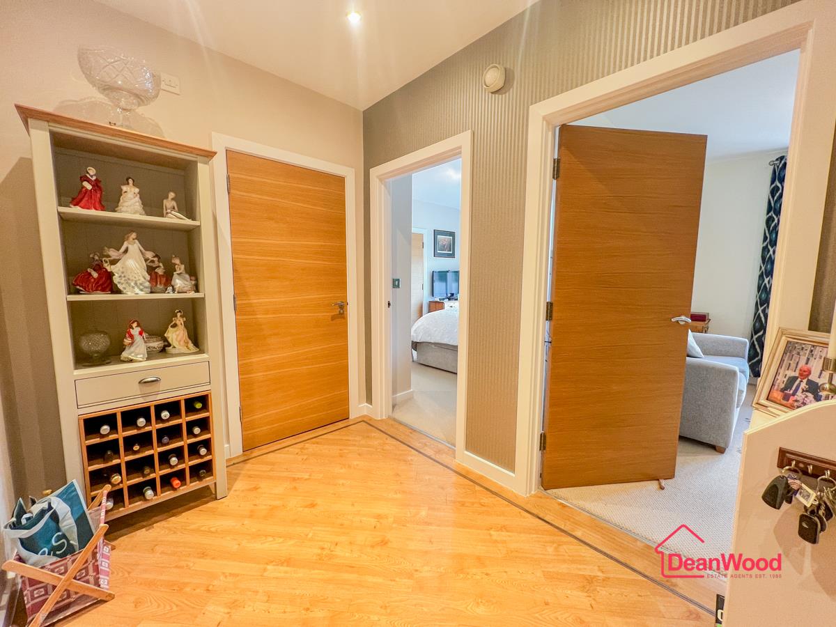 83, Majestic Apartments, Onchan. — Photo 4 of 22