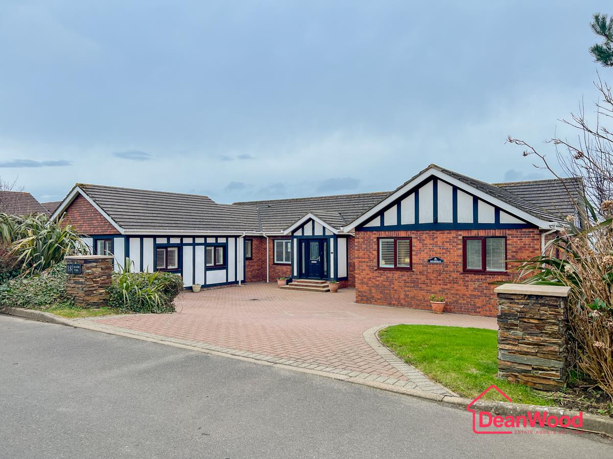 18 Manor Park, Onchan, Isle Of Man. — Photo 1 of 39